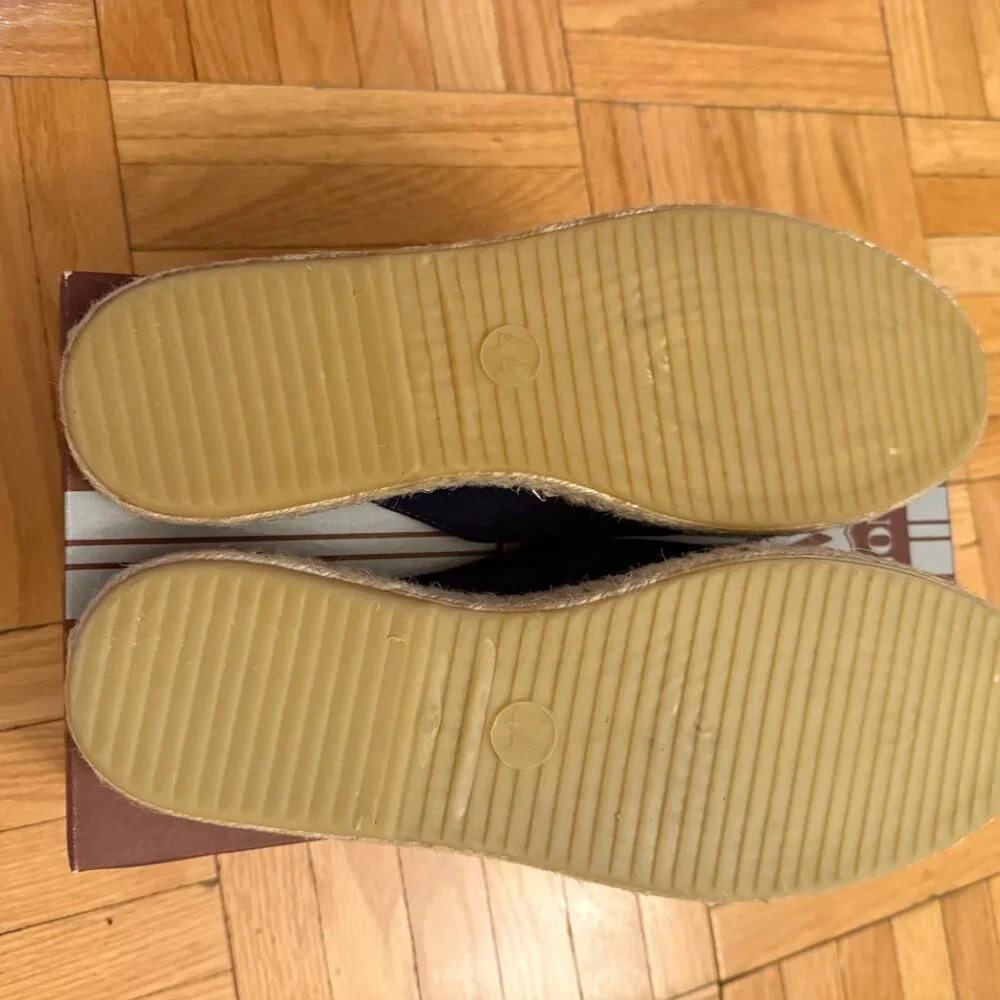 **BRAND NEW NEVER WORN** Bruno Magli Men’s Suede Slip-On Espadrilles 11 - Picture 4 of 5